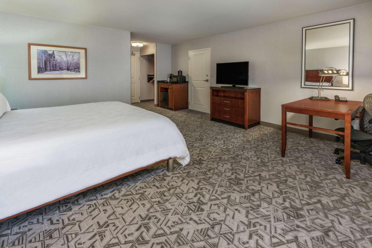 King Room with Bathtub – Hearing/Disability Access/Non-Smoking at Hilton Garden Inn Blacksburg University