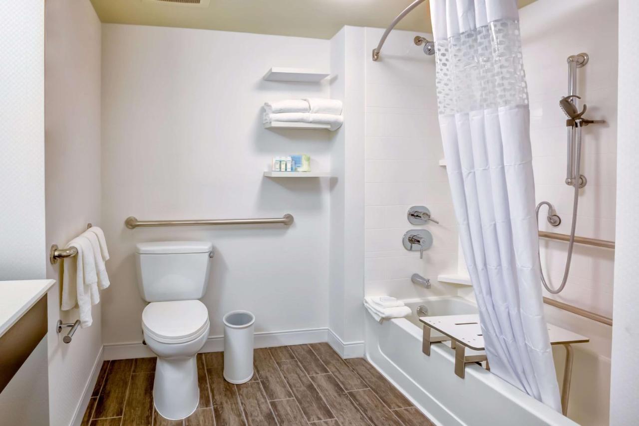 | Hampton Inn Boston-Norwood