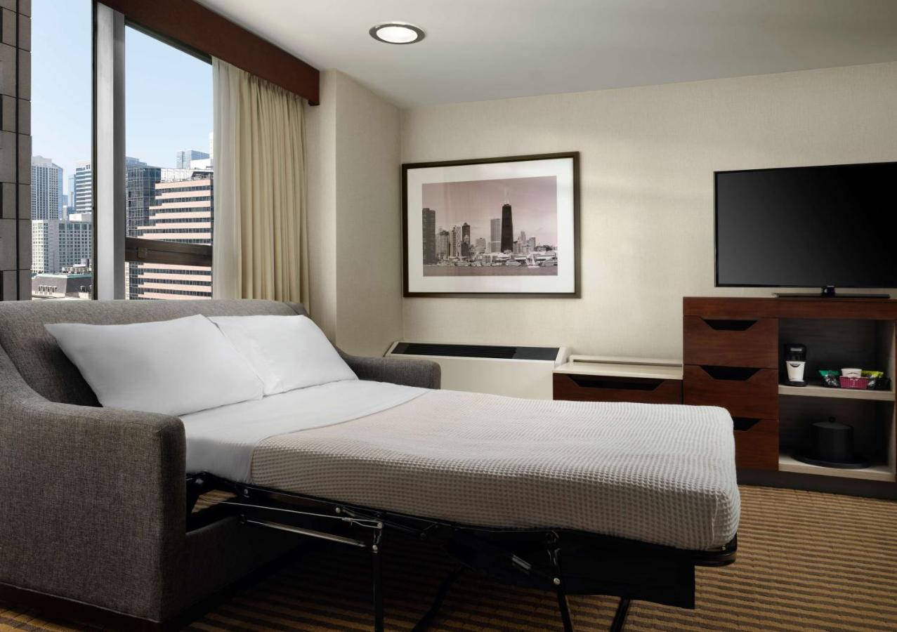King Room - Hearing Accessible/Non-Smoking with Sofa Bed at Hampton Inn Chicago Downtown/Magnificent Mile