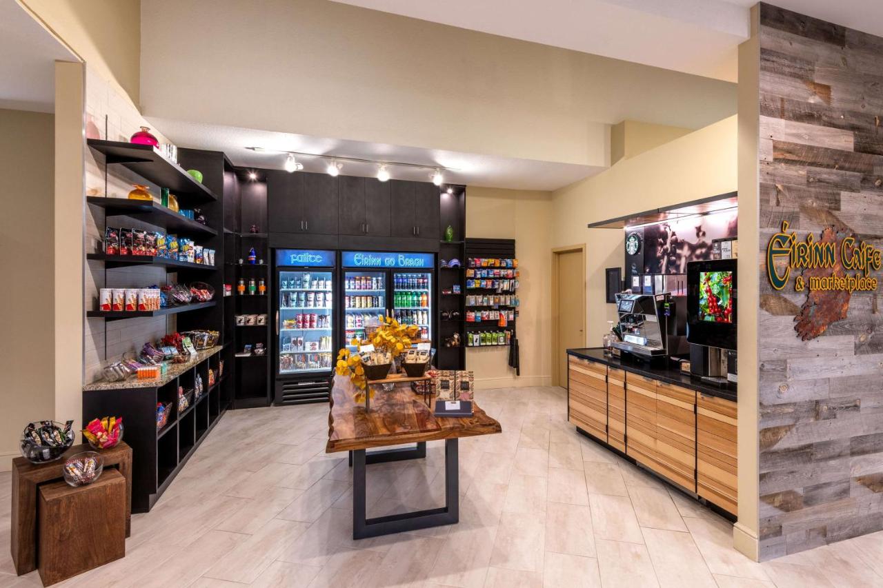 | DoubleTree by Hilton Hotel Denver - Aurora