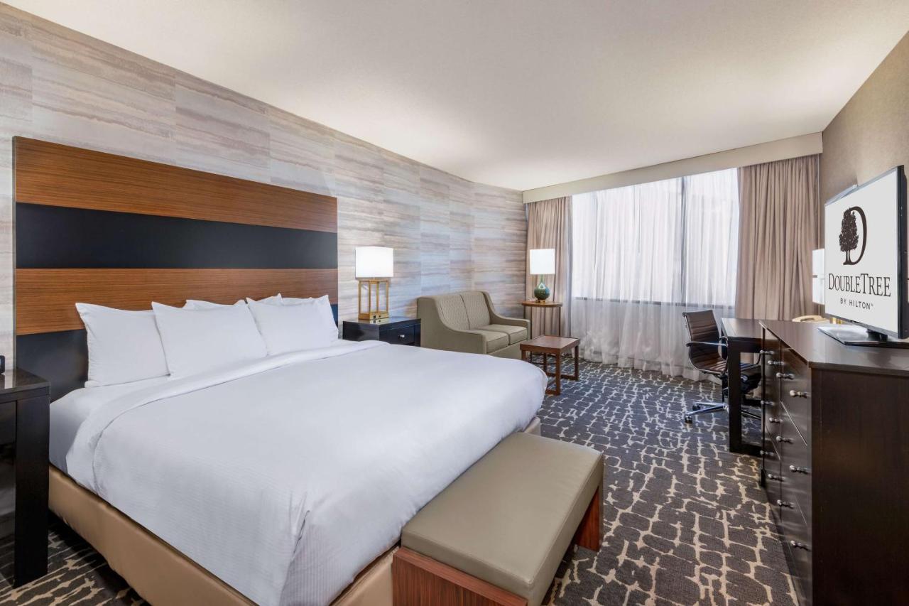 | DoubleTree by Hilton Hotel Denver - Aurora