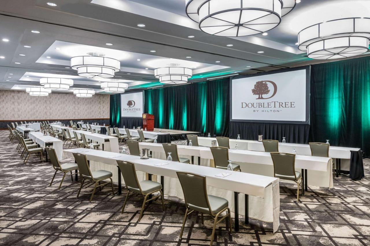 | DoubleTree by Hilton Hotel Denver - Aurora