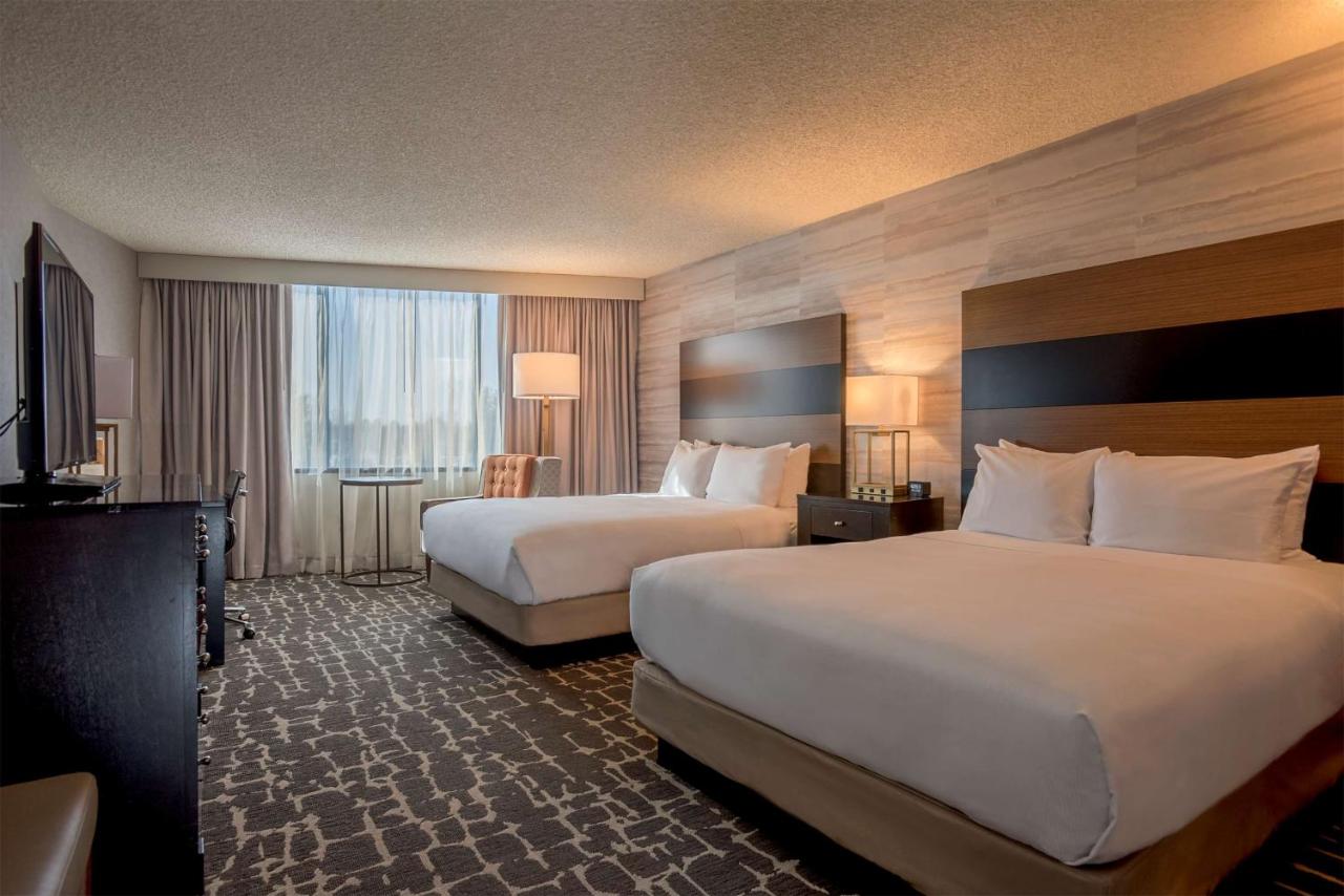 | DoubleTree by Hilton Hotel Denver - Aurora