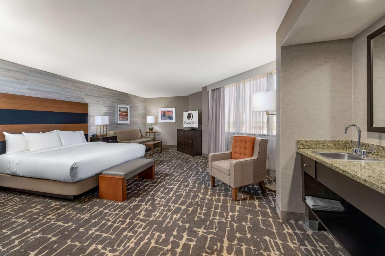 | DoubleTree by Hilton Hotel Denver - Aurora