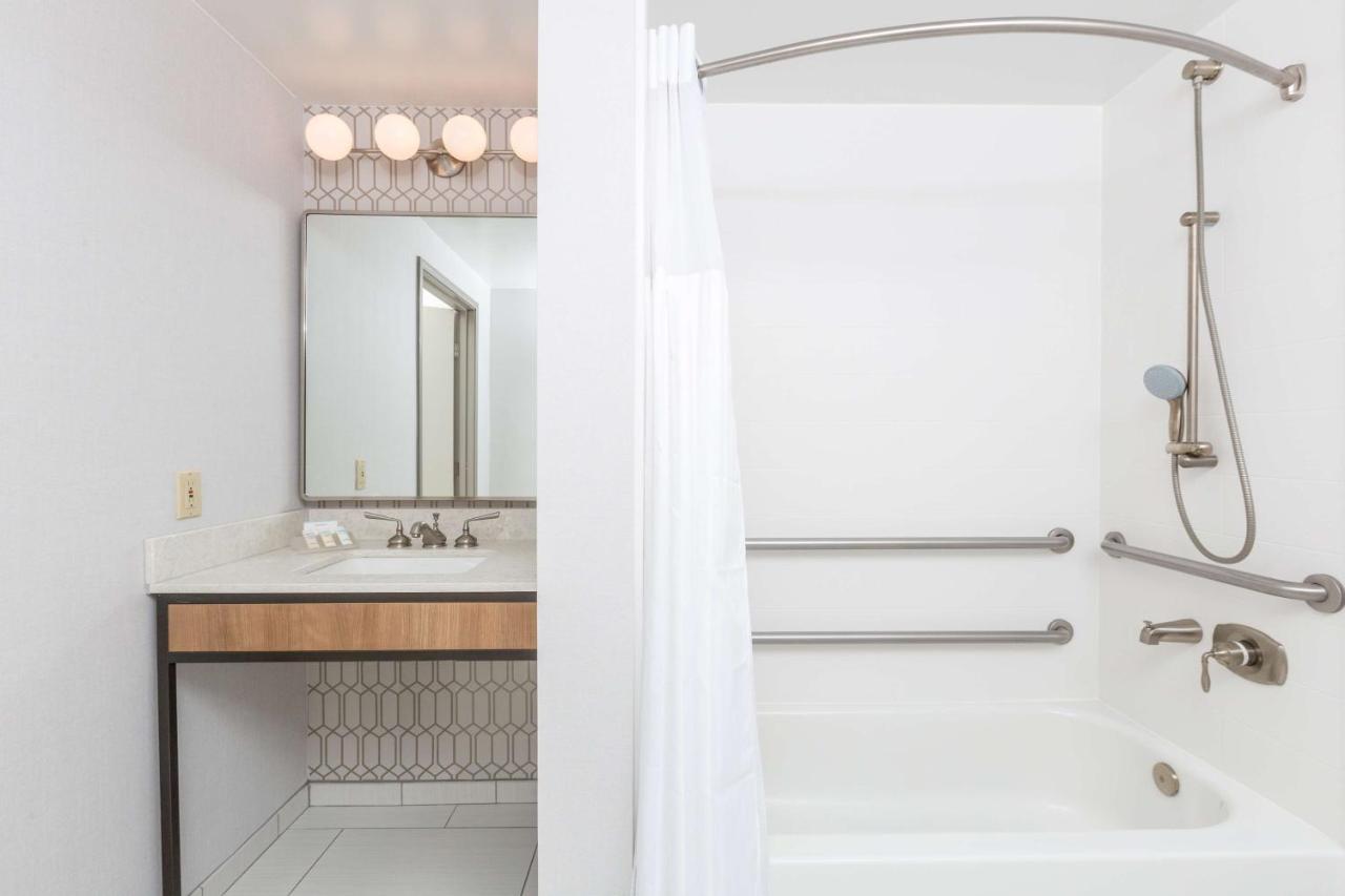 King Room - Disability Access at Hilton Garden Inn Oakland / San Leandro