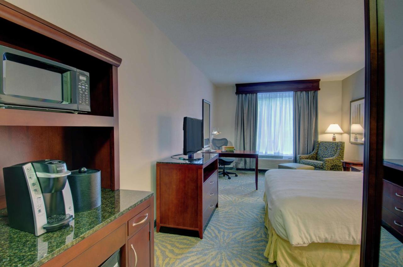Premium King Room at Hilton Garden Inn Norwalk
