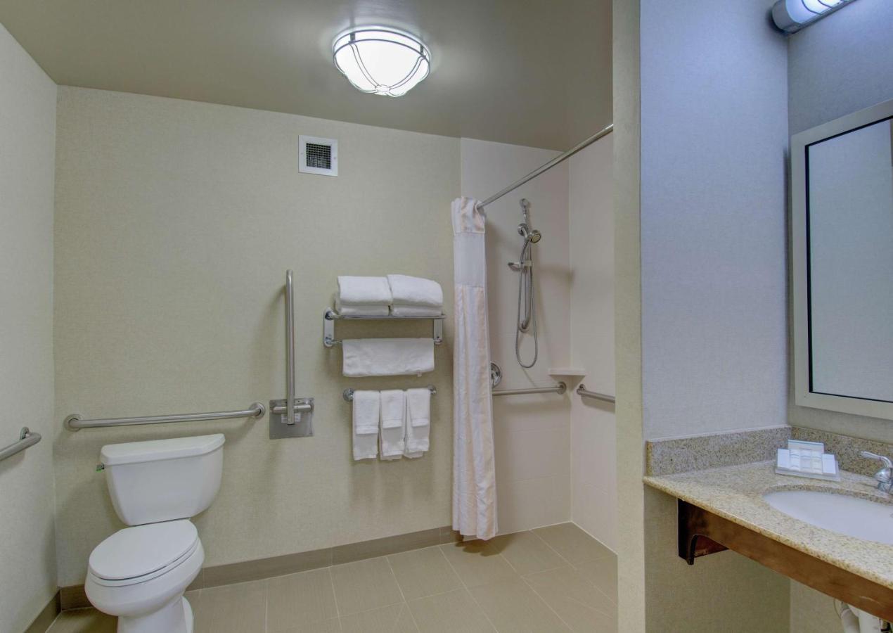 Accessible 2 Double Room - With Roll in Shower at Hilton Garden Inn Norwalk