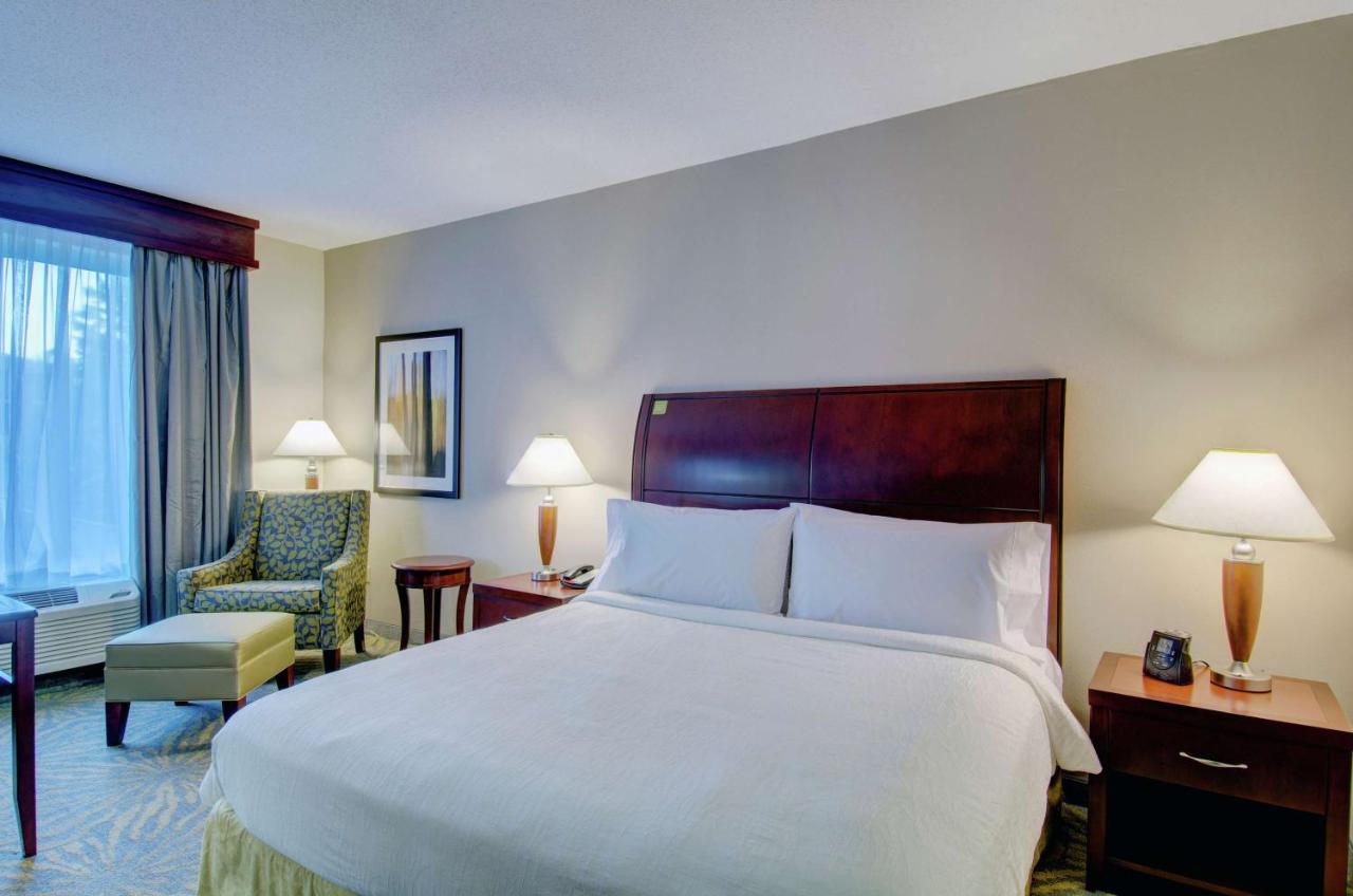 Premium King Room at Hilton Garden Inn Norwalk