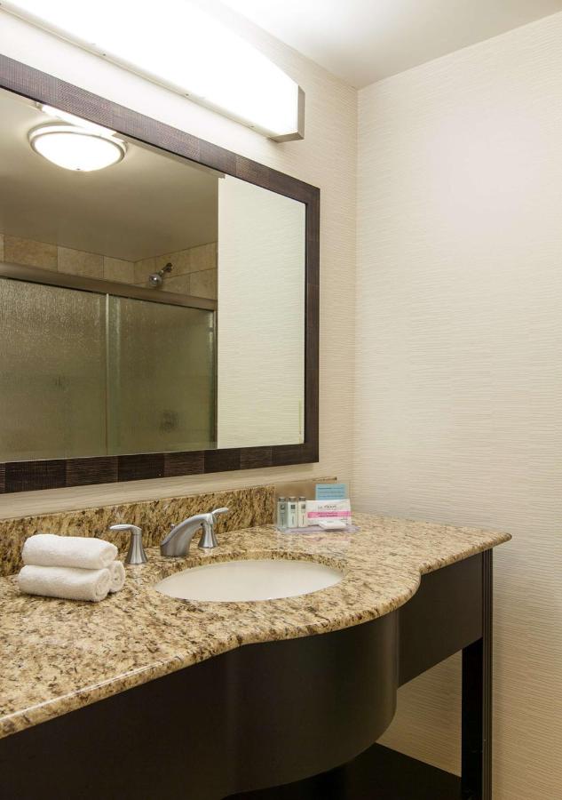 King Room - Non-Smoking at Hampton Inn & Suites Phoenix Chandler-Fashion Center AZ