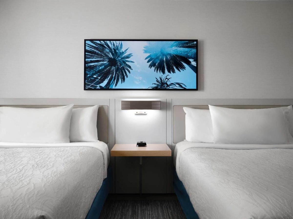 Premium Queen Room with Two Queen Beds at Hilton Garden Inn San Jose/Milpitas