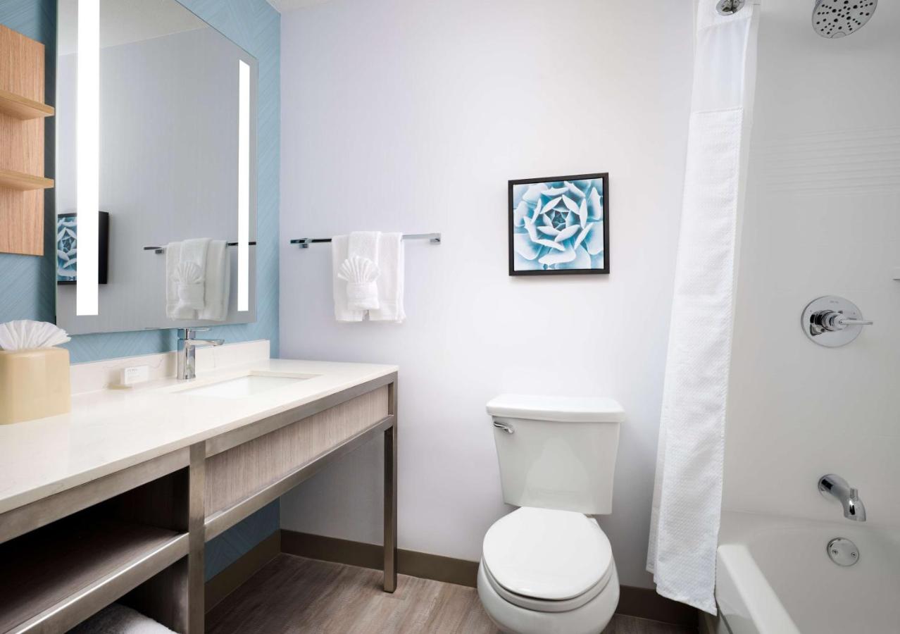 King Room at Hilton Garden Inn San Jose/Milpitas