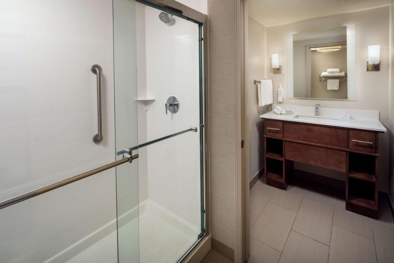 | Homewood Suites by Hilton Wallingford-Meriden