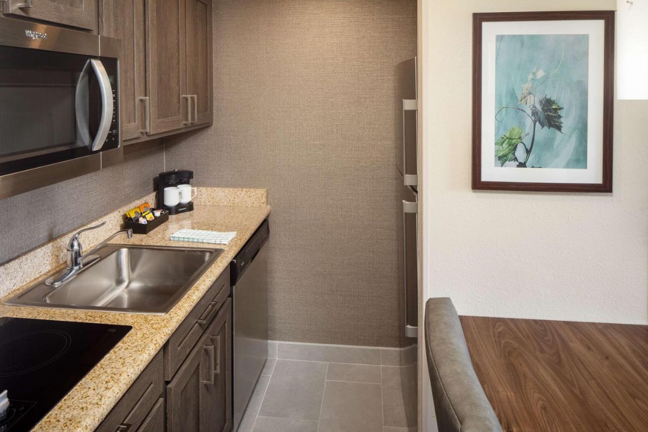 | Homewood Suites by Hilton Wallingford-Meriden