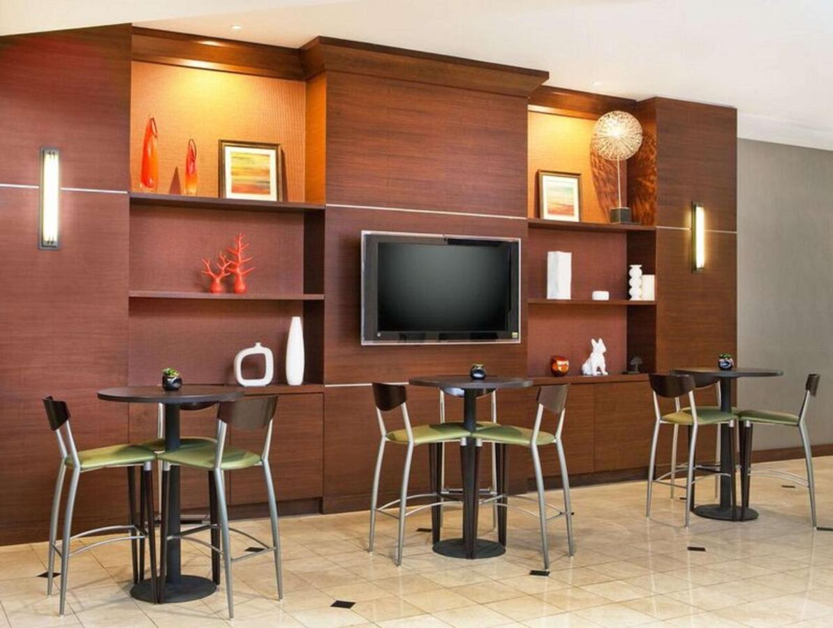 | Hilton Woodcliff Lake