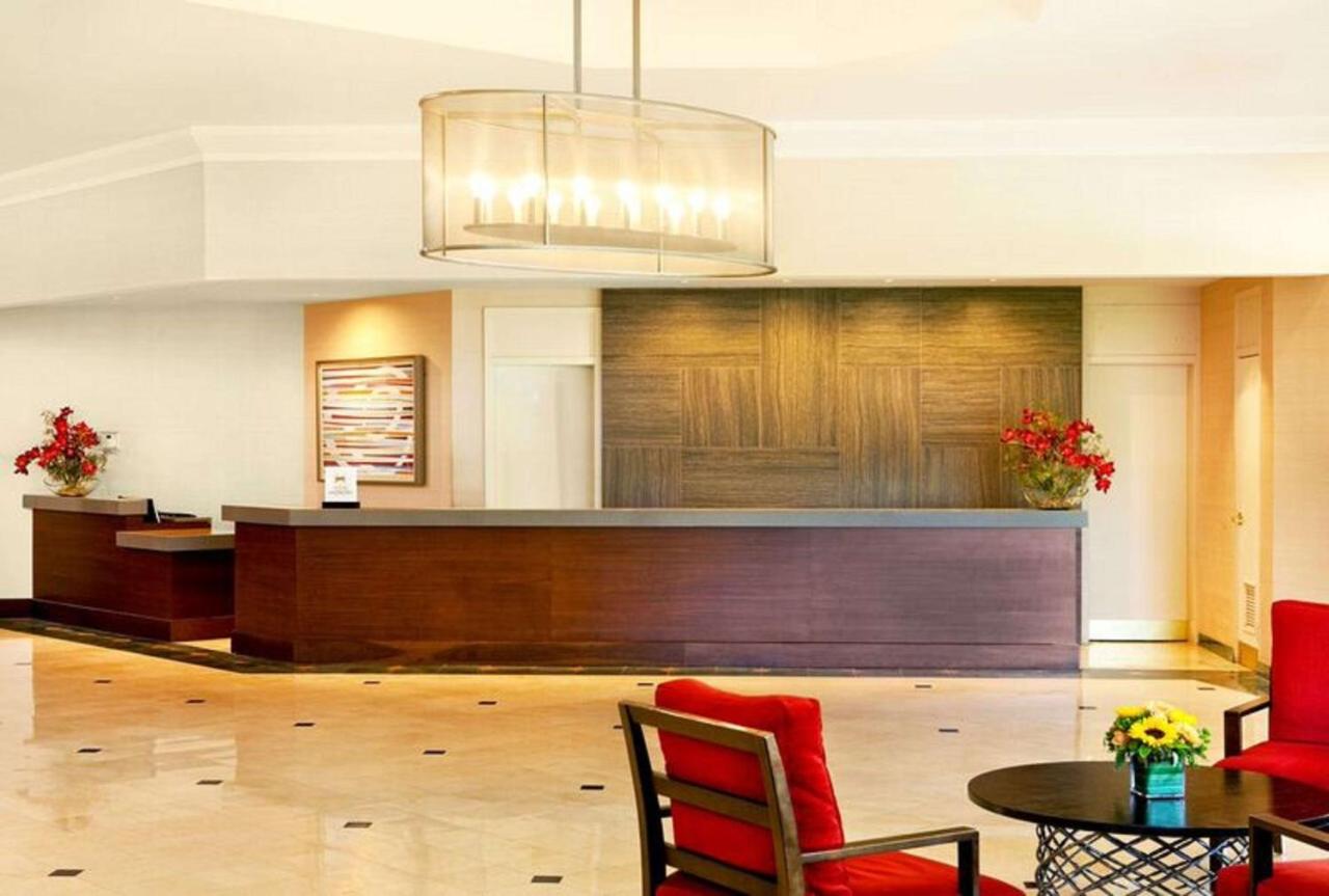 | Hilton Woodcliff Lake