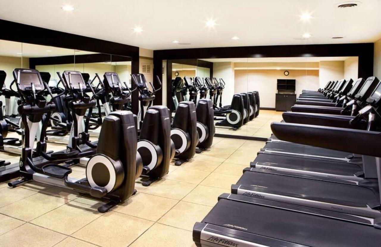 | Hilton Woodcliff Lake