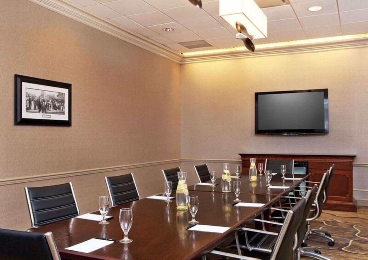 | Hilton Woodcliff Lake