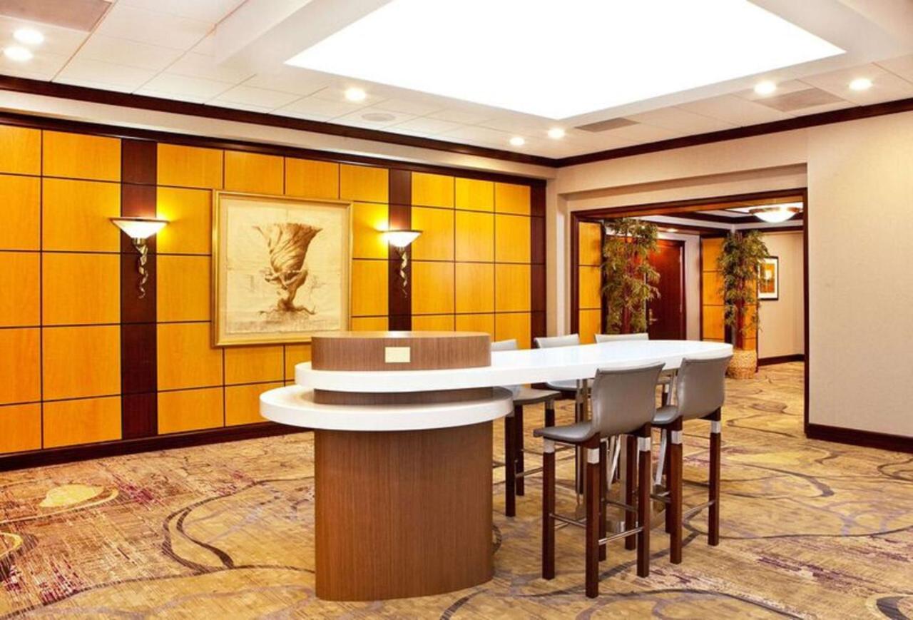 | Hilton Woodcliff Lake