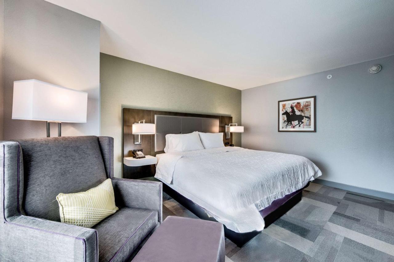 King Room - Hearing Accessible - Non-Smoking at Hampton Inn & Suites Fort Worth Downtown