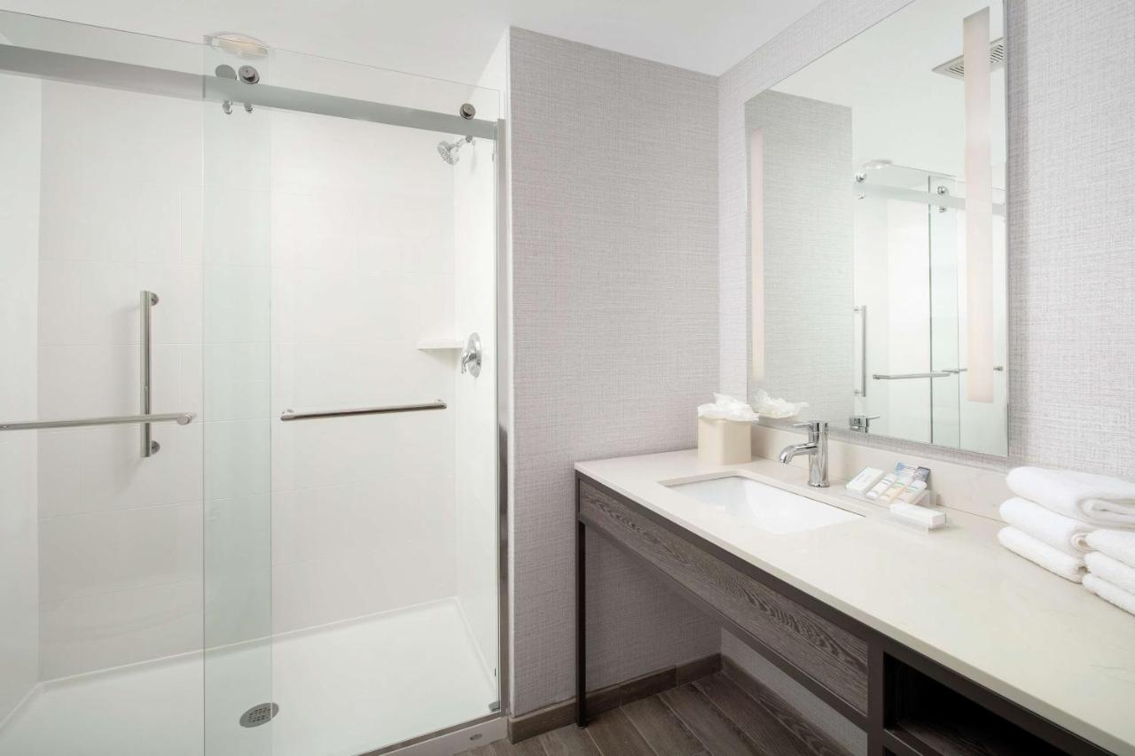 King Room with Pool View at Hilton Garden Inn Miami Brickell South