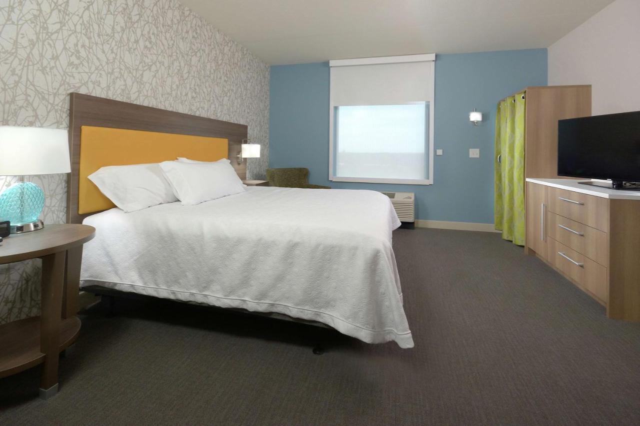 King Suite with Roll in Shower - Mobilty Accessible/Non Smoking at Home2 Suites by Hilton Duncan