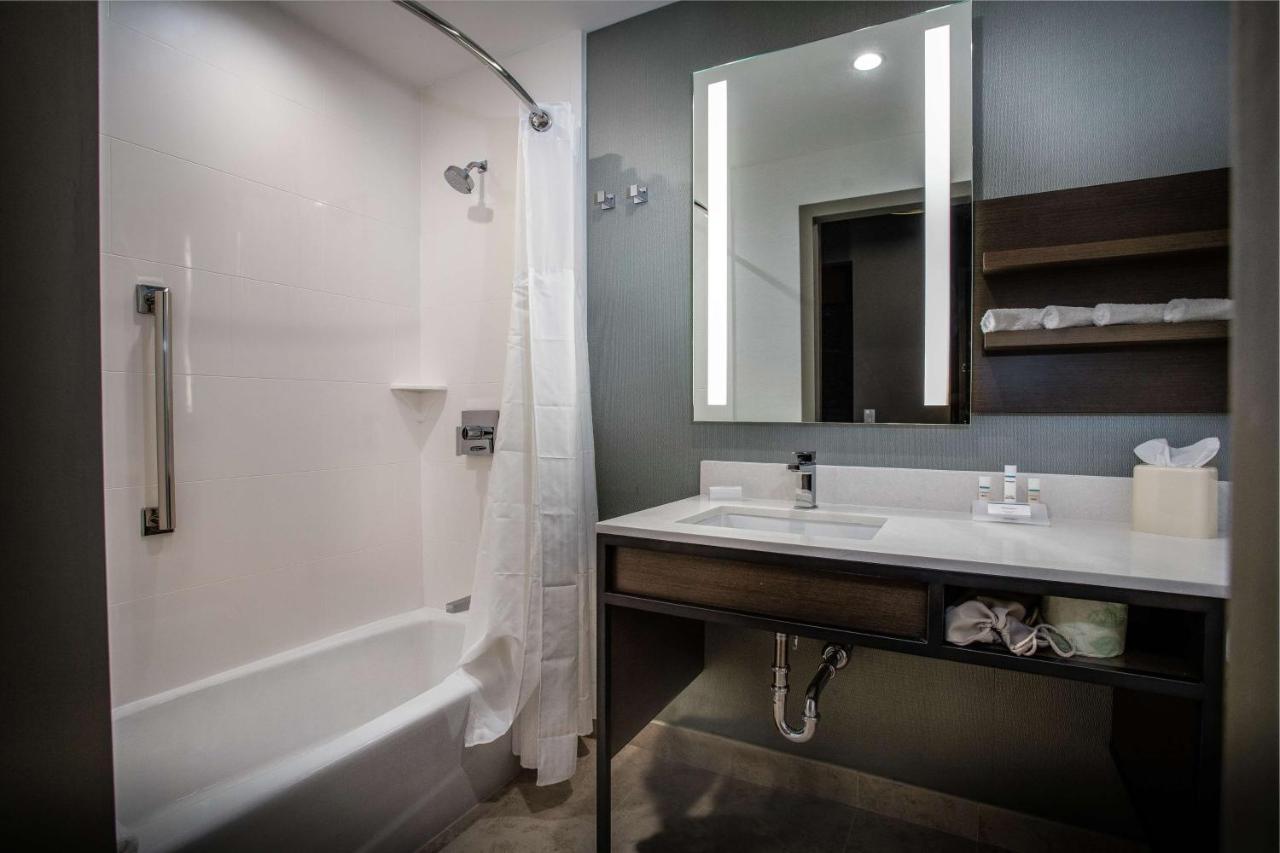 Queen Room with Two Queen Beds - Hearing Accessible at Hilton Garden Inn West Palm Beach I95 Outlets