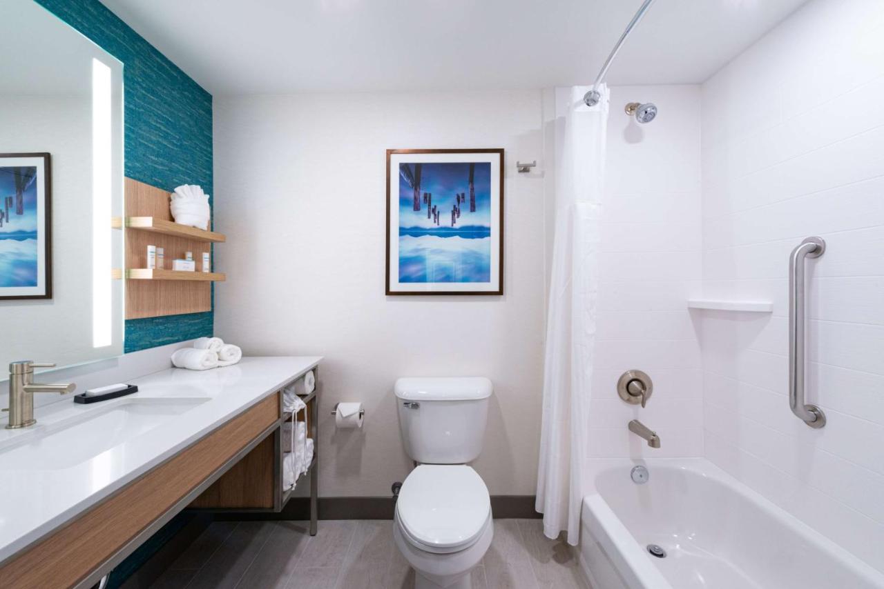 King Room - Mobility/Hearing Accessible with Bath Tub at Hilton Garden Inn Seattle Lynnwood, WA