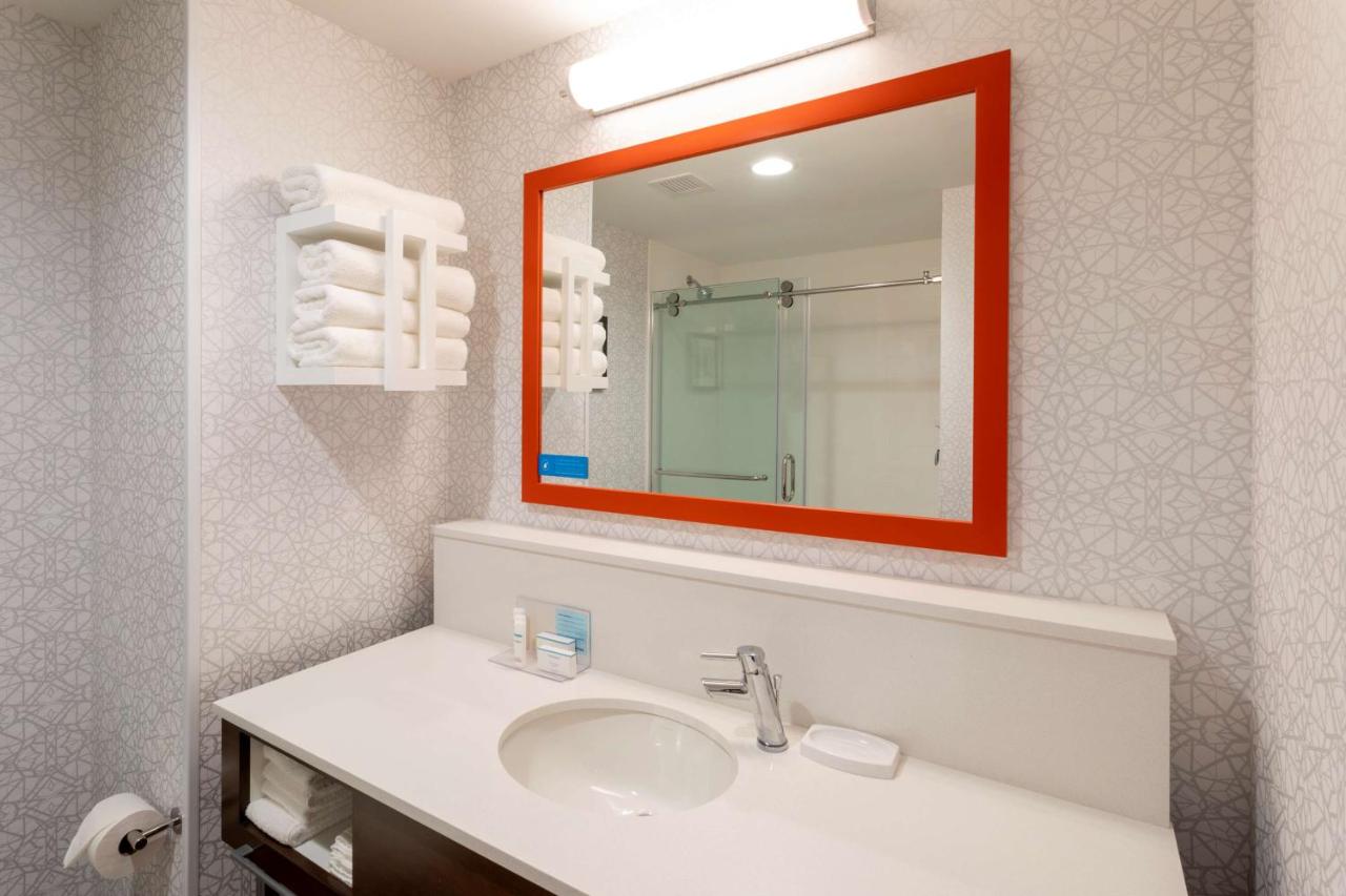 Queen Room with Two Queen Beds - Non-Smoking at Hampton Inn Eden Prairie Minneapolis