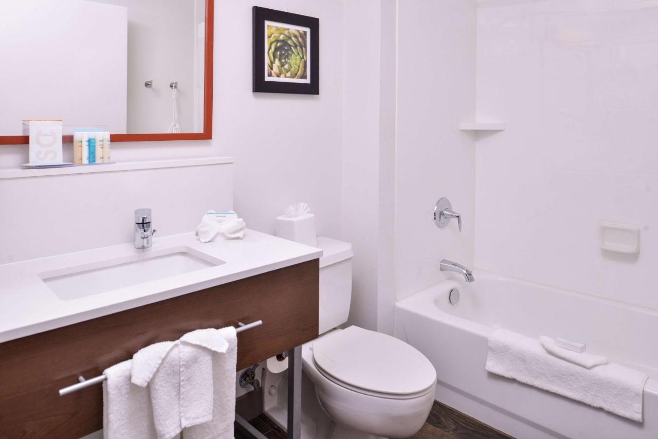 Double Room with Two Double Beds - Non-Smoking at Hampton Inn Albuquerque-University/Midtown
