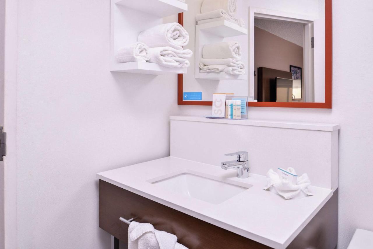 Double Room with Two Double Beds - Non-Smoking at Hampton Inn Albuquerque-University/Midtown