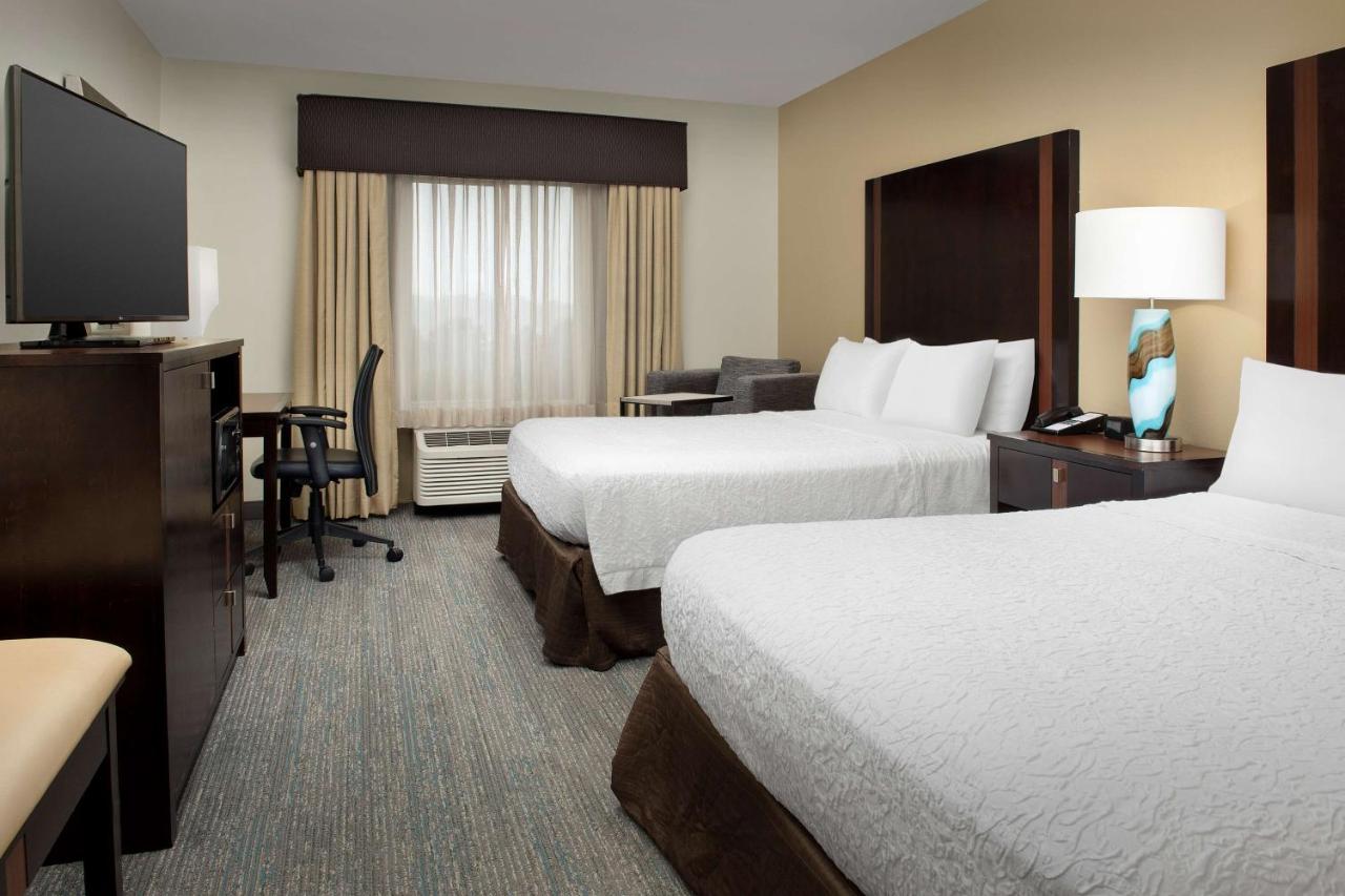 Queen Room with Two Queen Beds and Bath Tub - Disability/Hearing Accessible at Hampton Inn & Suites Alpharetta