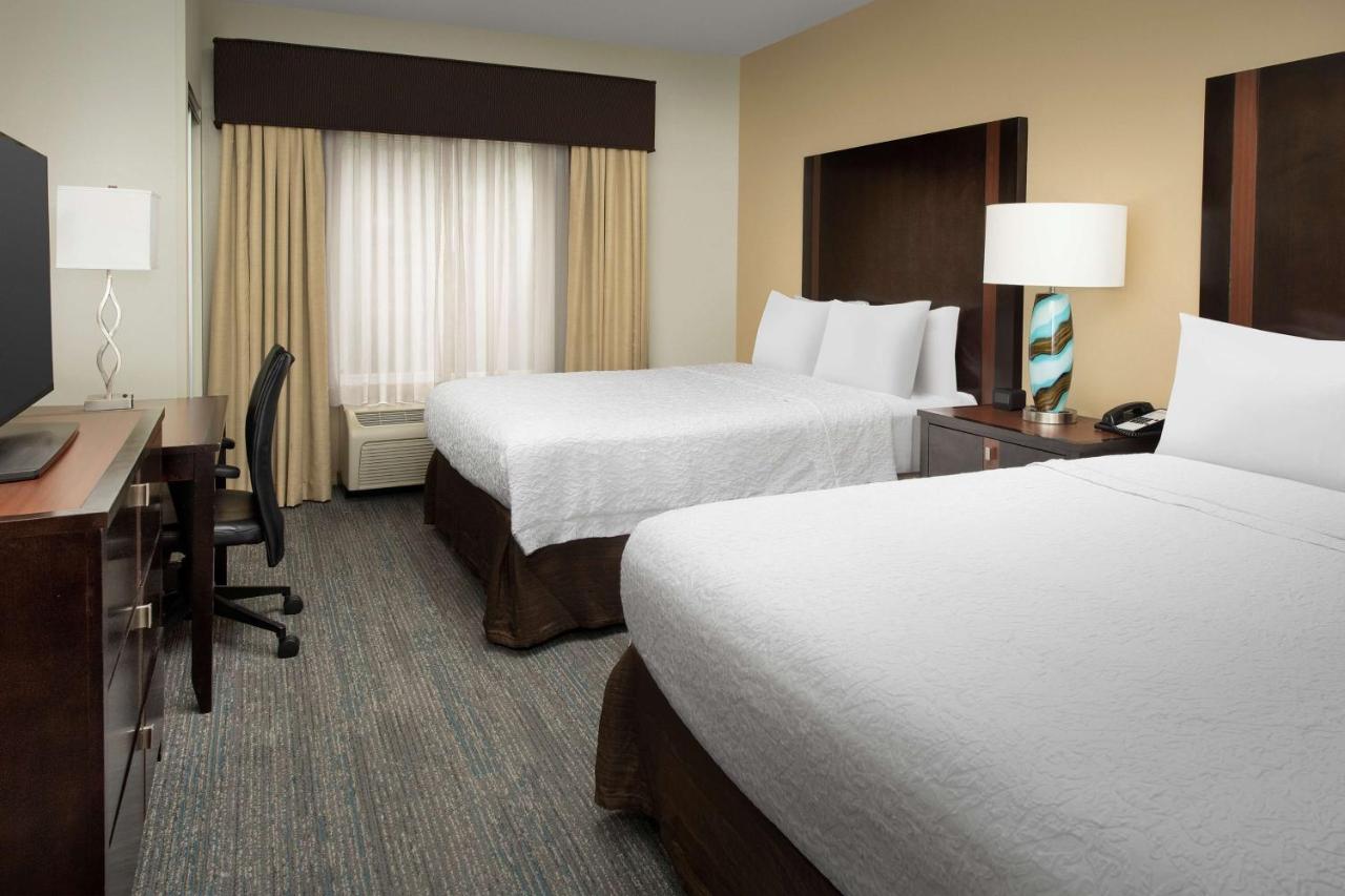 Queen Room with Two Queen Beds - Hearing Accessible at Hampton Inn & Suites Alpharetta
