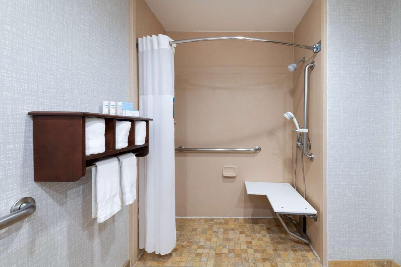King Room - Disability Access at Hampton Inn Denver-International Airport