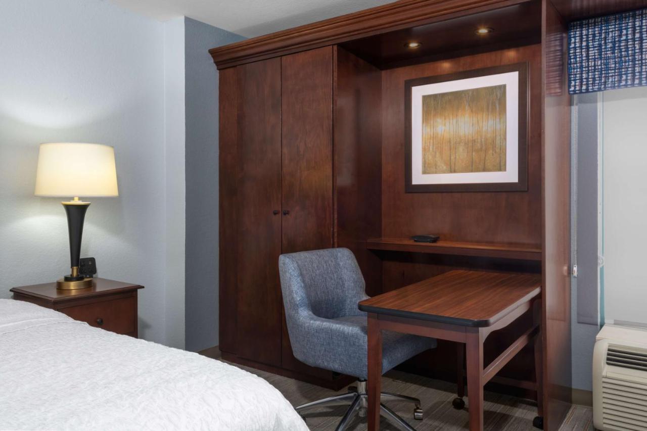 King Room - Disability Access at Hampton Inn Denver-International Airport