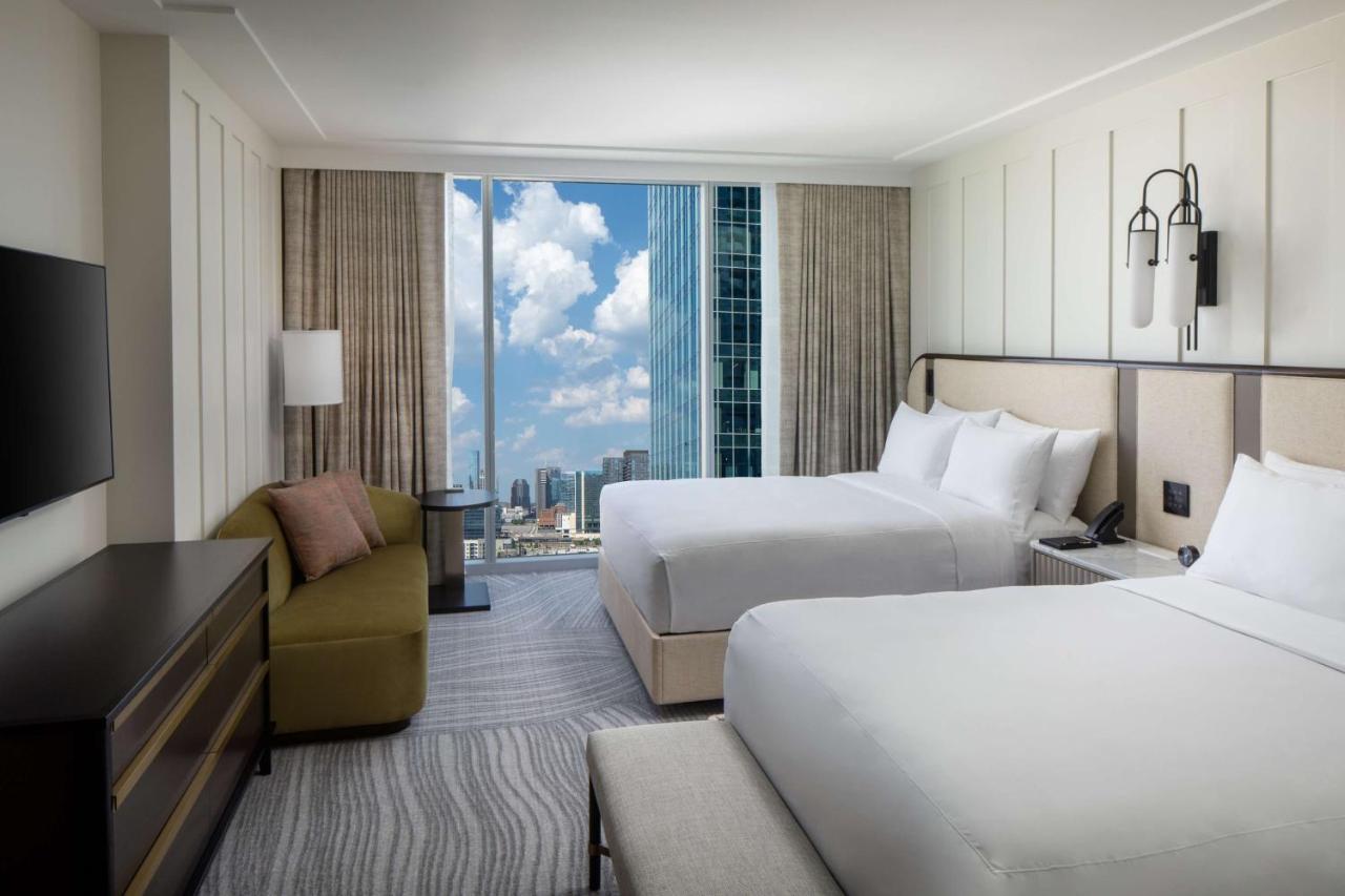 Deluxe Queen Room at Conrad Nashville