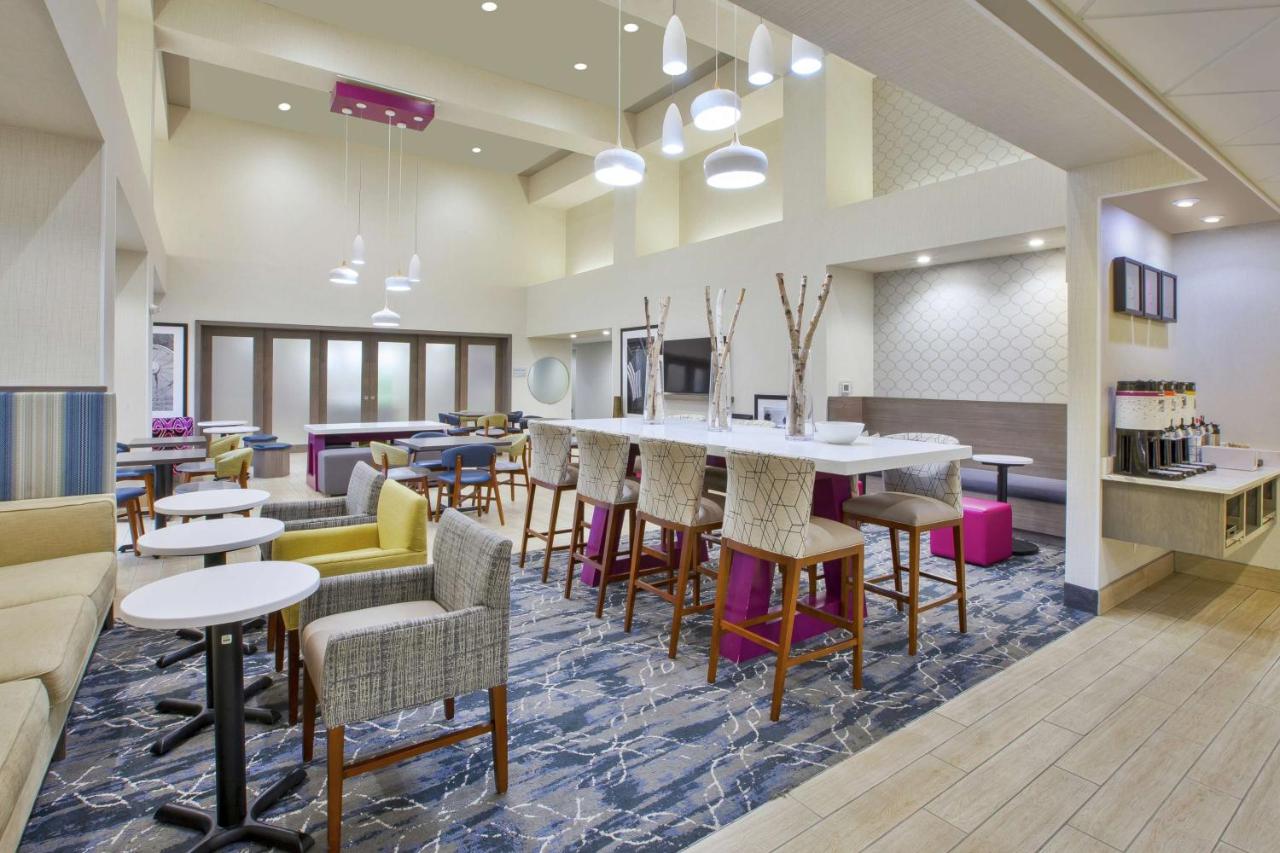  | Hampton Inn & Suites Oakwood Village-Cleveland