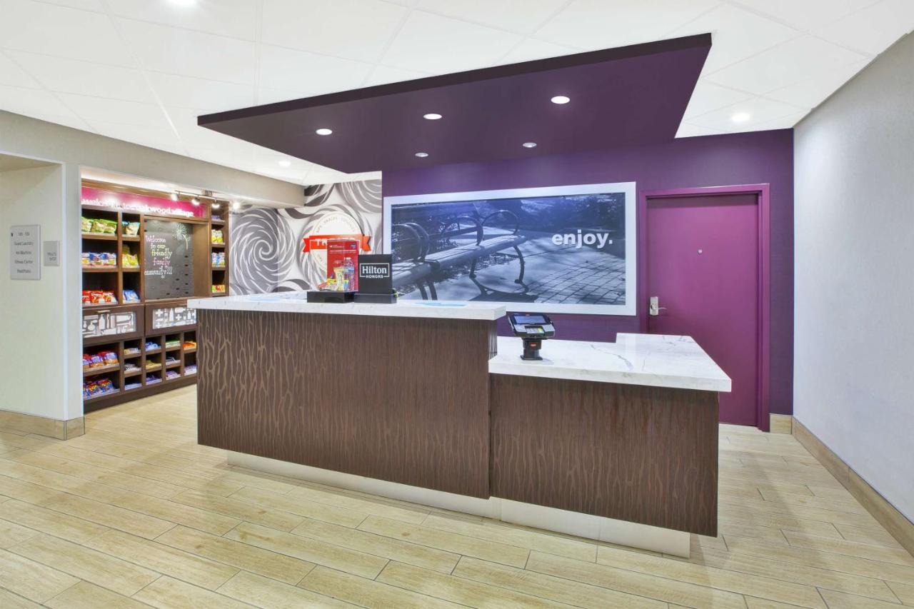  | Hampton Inn & Suites Oakwood Village-Cleveland