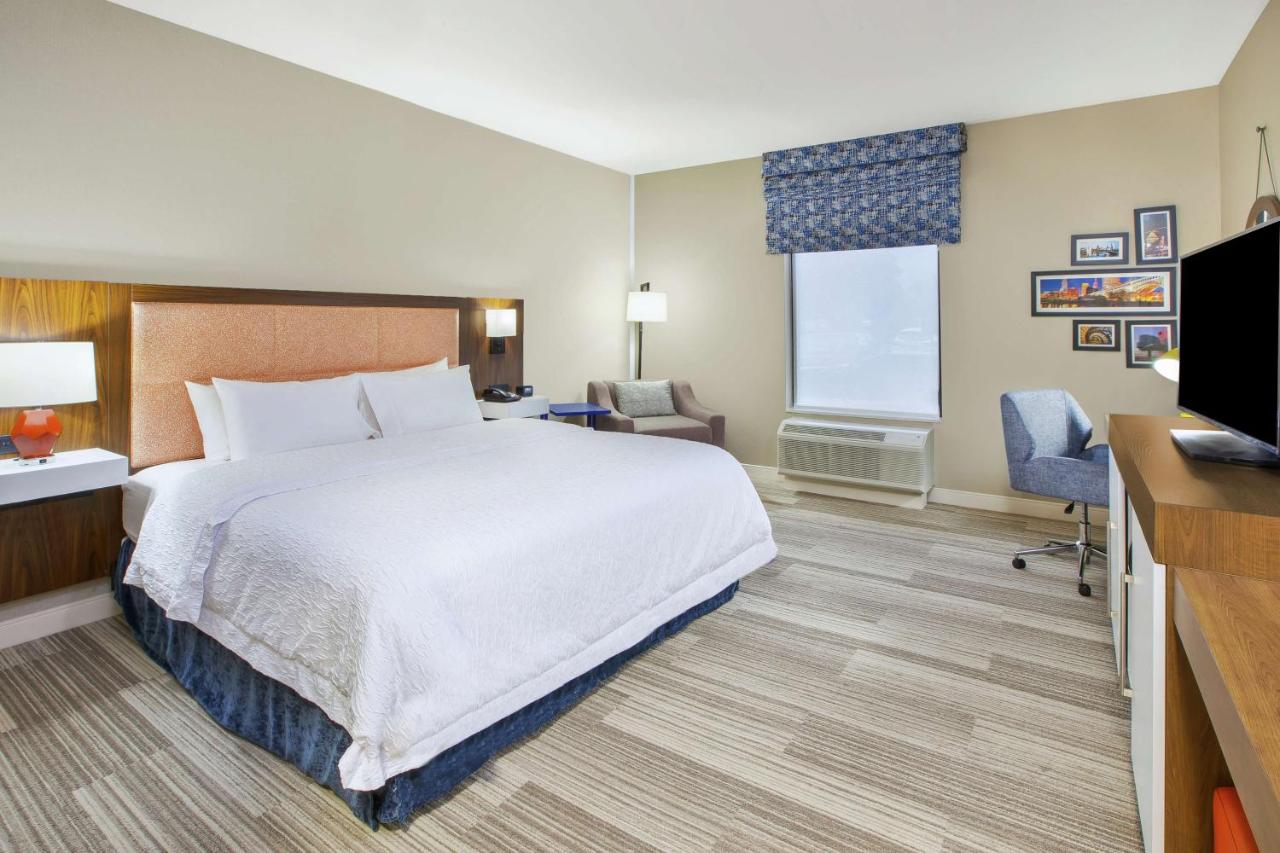  | Hampton Inn & Suites Oakwood Village-Cleveland