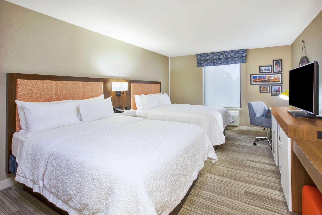  | Hampton Inn & Suites Oakwood Village-Cleveland
