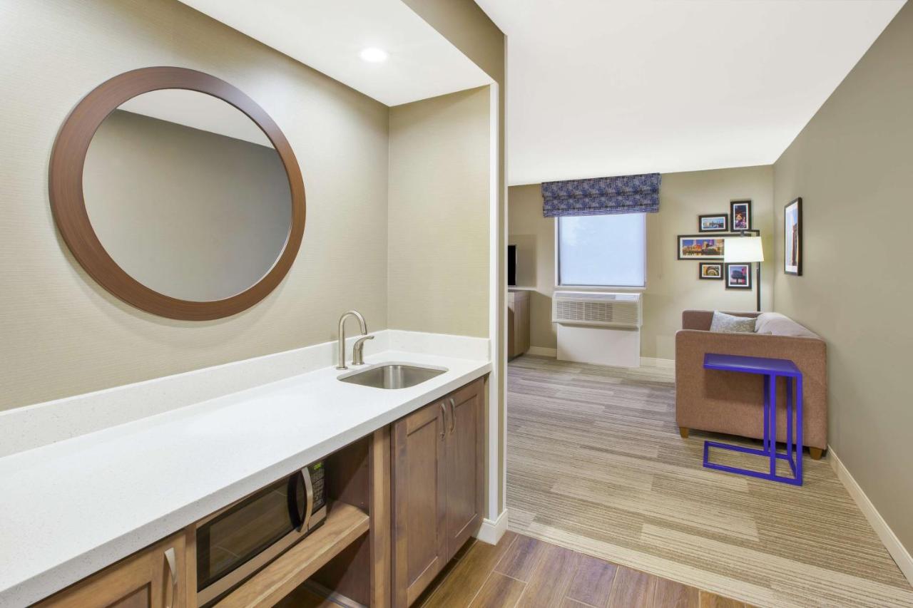  | Hampton Inn & Suites Oakwood Village-Cleveland