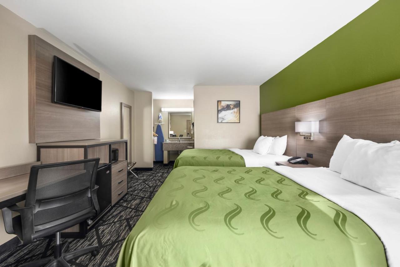 Double Room with Two Double Beds - Smoking at Quality Inn Jackson