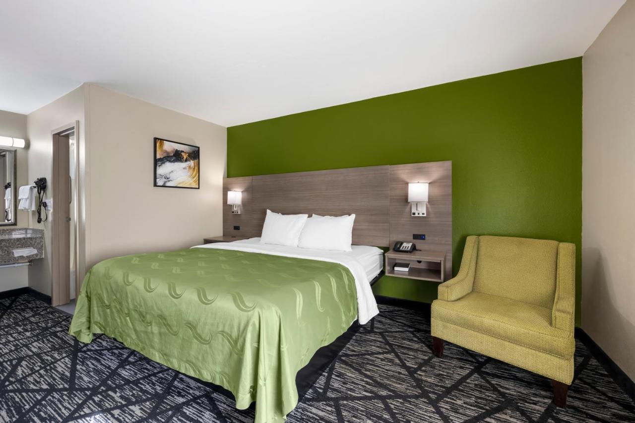 Connecting King Room - Non-Smoking at Quality Inn Jackson