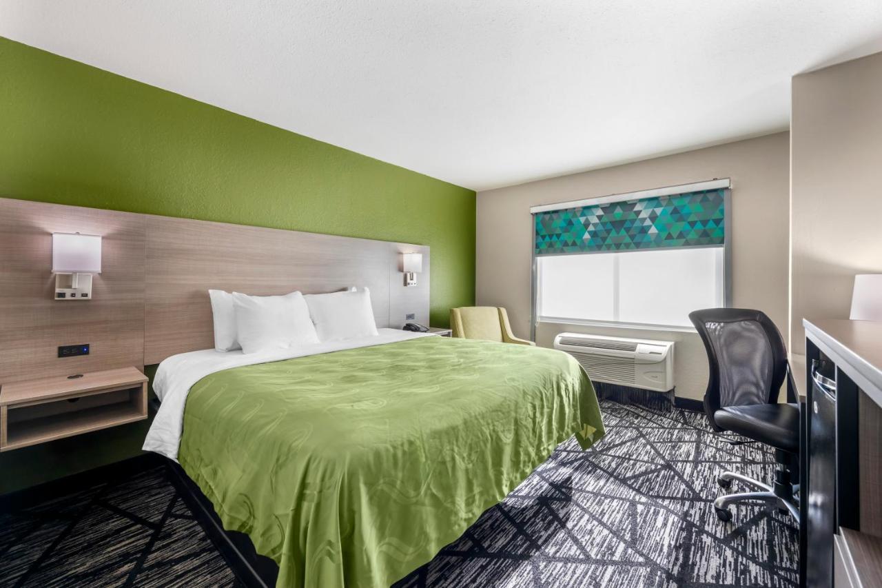 Connecting King Room - Non-Smoking at Quality Inn Jackson