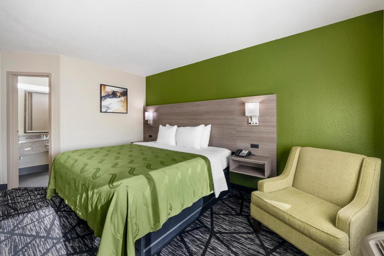 Connecting King Room - Non-Smoking at Quality Inn Jackson