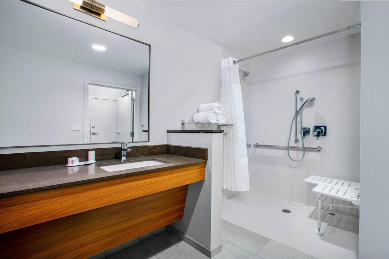 | Fairfield by Marriott Inn & Suites Harrisburg West/Mechanicsburg