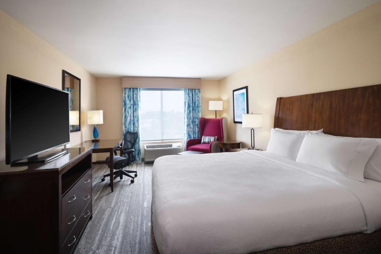 King Room at Hilton Garden Inn Houston/Bush Intercontinental Airport