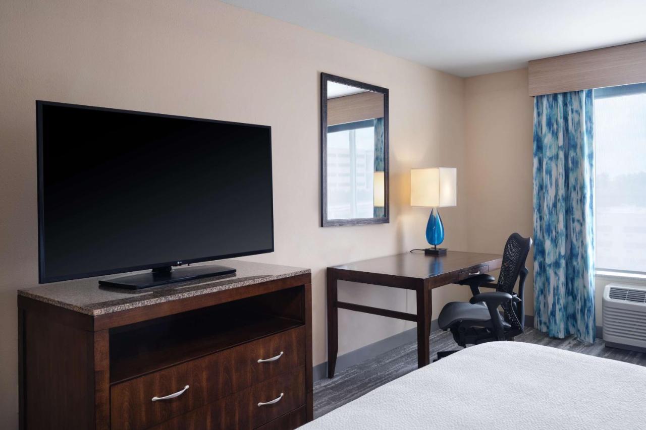King Room at Hilton Garden Inn Houston/Bush Intercontinental Airport