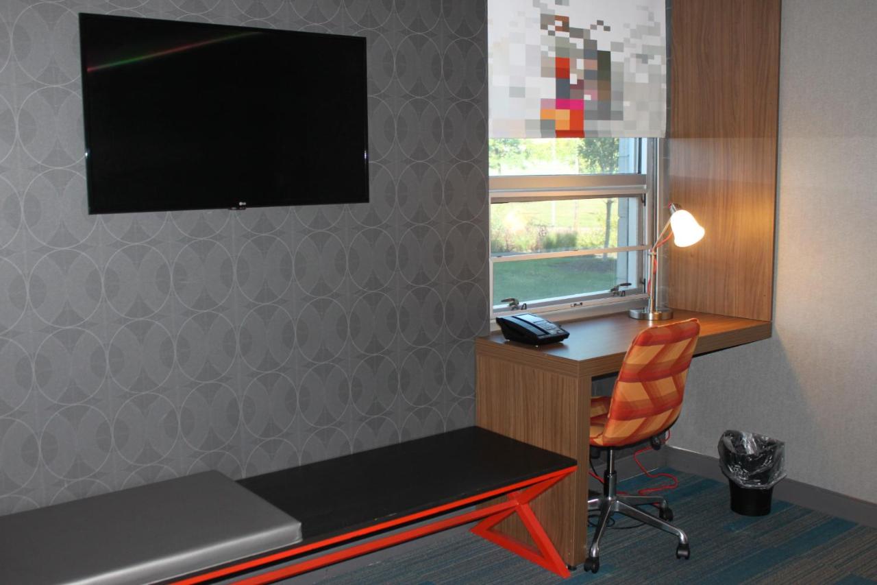 Guest Room, 1 King at Aloft Syracuse Inner Harbor