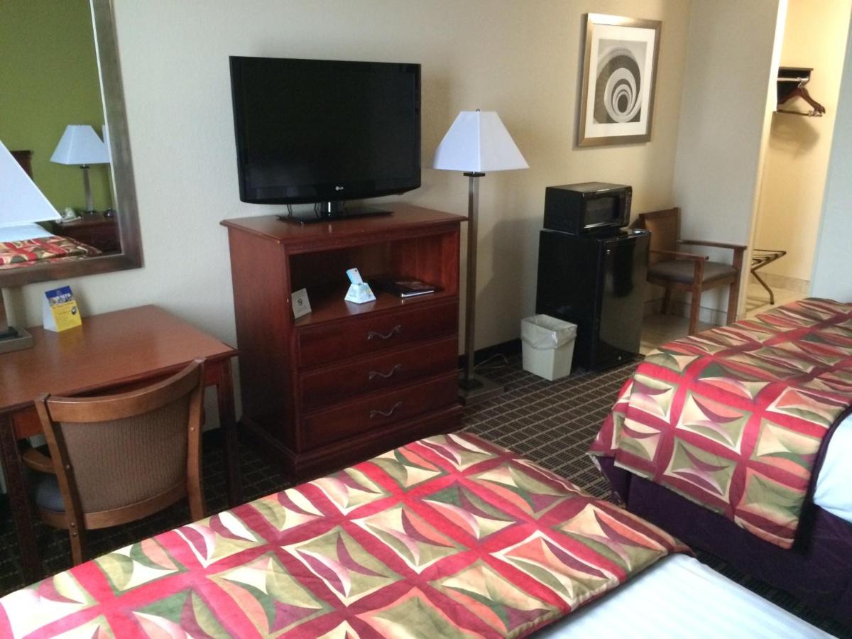 Double Room with Two Double Beds - Non-Smoking at Best Western Adena Inn