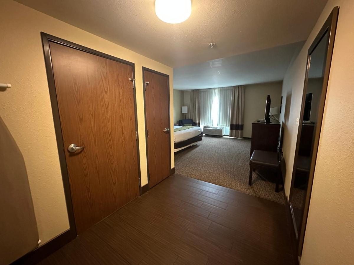  | Comfort Inn Saint Clairsville